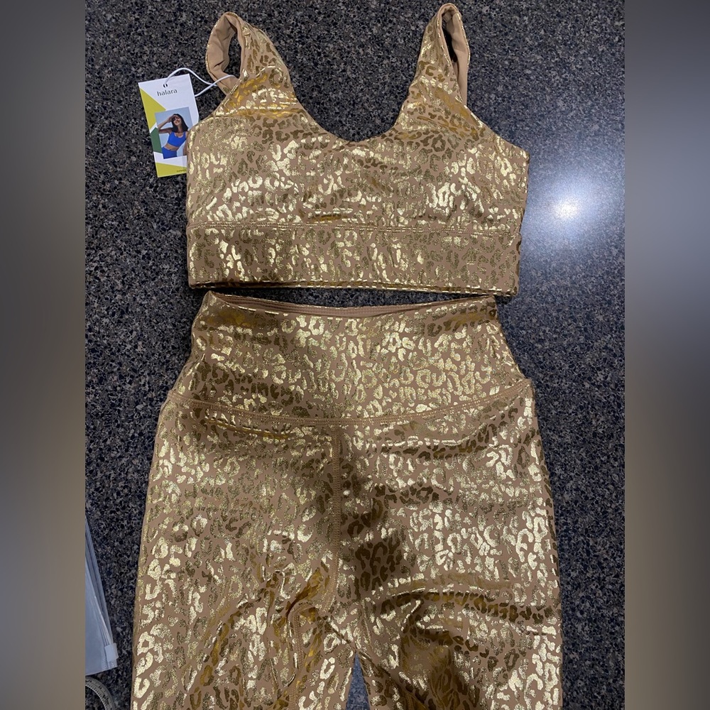 Halara bra and leggings set.